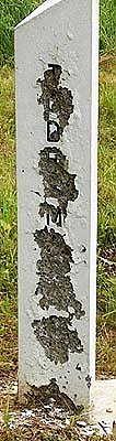 Bild: Stele gesch&auml;ndet