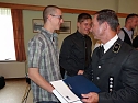 Zeugnisse übergeben (Foto: Karl-Heinz Herrmann) Zeugnisse übergeben (Foto: Karl-Heinz Herrmann)