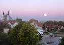 Untergehender Mond (Foto: E. Holstein)