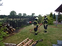Hecke brannte in Bielen (Foto: Feuerwehr) Hecke brannte in Bielen (Foto: Feuerwehr)