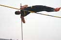Stabhochsprung im Sommer (Foto: Uwe Tittel)