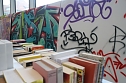 Die Graffiti Werke, die derzeit in der Nordh&auml;user Bibliothek zu sehen sind, werden demn&auml;chst versteigert (Foto: Angelo Glashagel)