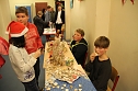 Vom Advenstkranz bis zum selbstgebackenen Pl&auml;tzchen konnte man auf dem Weihnachtsbasar der Nordh&auml;user Petersbergschule viel entdecken und naschen (Foto: Angelo Glashagel)
