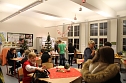 Vom Advenstkranz bis zum selbstgebackenen Pl&auml;tzchen konnte man auf dem Weihnachtsbasar der Nordh&auml;user Petersbergschule viel entdecken und naschen (Foto: Angelo Glashagel)