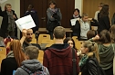 Spuren hinterlassen - vom Campus aus ging es f&uuml;r rund 100 Studierende heute hinaus, die Region und ihre Verein kennen lernen (Foto: Angelo Glashagel)