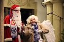 Wacker singt Weihnachtslieder (Foto: Peter Blei)