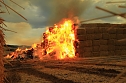 Fast 500 Strohballen brennen bei Auleben (Foto: S. Dietzel)