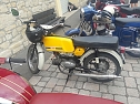 Trotz der wochenlangen Hitze kamen zum diesj&auml;hrigen Treffen &uuml;ber 100 Besitzer eines Mopeds, Motorrollers, Motorrades oder Dreirades der tschechischen Marken Jawa oder CZ auf das Gel&auml;nde der Festscheune in R&ouml;blingen am See (Sachsen-Anhalt) (Foto: H. Rein)