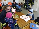 Regenbogen-Kinder zu Besuch bei der Feuerwehr (Foto: Ch. Burkert)