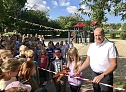 Neuer Spielplatz eingeweiht (Foto: J. Piper)
