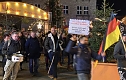 Zwei Kundgebungen am Weihnachtsmarkt (Foto: oas)