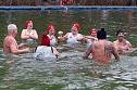 Traditionelles Anbaden im Neust&auml;dter Freibad bei f&uuml;nf Grad Wassertemperatur  (Foto: S.Teztel)