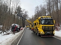 Unfall-Lkw musste geborgen werden (Foto: S. Dietzel) Unfall-Lkw musste geborgen werden (Foto: S. Dietzel)