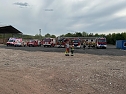 Die Feuerwehr musste am Montagabend in Nordhausen zu einem Brand einer leerstehenden Halle ausr&uuml;cken.  (Foto: Silvio Dietzel)