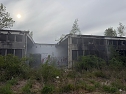 Die Feuerwehr musste am Montagabend in Nordhausen zu einem Brand einer leerstehenden Halle ausr&uuml;cken.  (Foto: Silvio Dietzel)