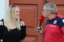 Fans und Cheftrainer des Th&uuml;ringer HC Herbert M&uuml;ller verabschieden neun Spitzenhandballerinnen in Bad Langensalza (Foto: Eva Maria Wiegand)