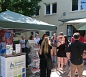 Zahlreiche Besucherinnen und Besucher nutzten den Tag der offenen Tür an der Hochschule Nordhausen, um den Campus kennenzulernen, Studiengänge zu entdecken und mit Studierenden sowie Lehrenden ins Gespräch zu kommen. Bei bestem Wetter bot die Hochschule ein vielfältiges Programm für Interessierte aller Altersgruppen. (Foto: Nadine Luschnat / Tim Rückschloß /Tina Bergknapp) Zahlreiche Besucherinnen und Besucher nutzten den Tag der offenen Tür an der Hochschule Nordhausen, um den Campus kennenzulernen, Studiengänge zu entdecken und mit Studierenden sowie Lehrenden ins Gespräch zu kommen. Bei bestem Wetter bot die Hochschule ein vielfältiges Programm für Interessierte aller Altersgruppen. (Foto: Nadine Luschnat / Tim Rückschloß /Tina Bergknapp)