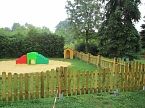 Gro&szlig; hilft Klein (Foto: Horizont e.V.)