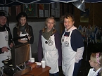 Der Handwerkermarkt vor der Blasii Kirche ist die Alternative zum Trubel auf dem Weihnachtsmarkt vor dem Theaterplatz (Foto: Frank Tuschy)