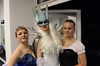 Die Eleven des Tanzstudios Radeva &uuml;ben die "Schneek&ouml;nigin" ein (Foto: Angelo Glashagel)