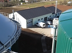 Besuch der Anlage: Blick auf das Technikgeb&auml;ude (Foto: nnz)