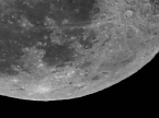 Ganz nah dran am Mond - geht auch vom Boden aus (Foto: Peter Blei)