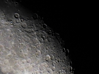 Ganz nah dran am Mond - geht auch vom Boden aus (Foto: Peter Blei)