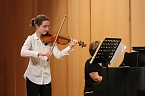 Junge Geiger im Konzert (Foto: Karl-Heinz Herrmann)