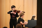 Junge Geiger im Konzert (Foto: Karl-Heinz Herrmann)