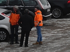 Es wird gestreut (Foto: Peter Blei)