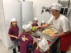 Martinsbrezelbacken im Caf&eacute; mittendrin (Foto: privat)