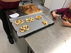 Martinsbrezelbacken im Caf&eacute; mittendrin (Foto: privat)