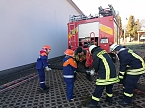 Fr&uuml;h &uuml;bt sich, wer ein L&ouml;schmeister werden will (Foto: Ch. Burkert)
