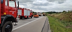 Bild: Wohnwagen brannte auf der Autobahn (Foto: Feuerwehr Grosswechsungen)