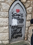 Bild: Schmierereien auf dem Petersberg (Foto: S. Dietzel)