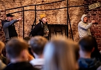 Das "White Horse Theatre" war wieder zu Gast am Humboldt Gymnasium (Foto: Christoph Keil) Das "White Horse Theatre" war wieder zu Gast am Humboldt Gymnasium (Foto: Christoph Keil)