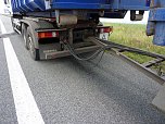 &Ouml;lspur auf der A 38 (Foto: nnz)