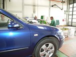 Fahrzeuge &uuml;berpr&uuml;ft (Foto: nnz)