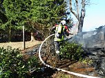 Gartenlaube brannte nieder (Foto: D. Erfurt)