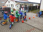 Spielerische Verkehrserziehung (Foto: D. Köhler) Spielerische Verkehrserziehung (Foto: D. Köhler)