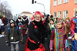 N&auml;rrinnen und Narren zogen durch Sondershausen (2) (Foto: Karl-Heinz Herrmann)