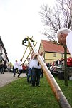 Traditionelles Maibaumsetzen in Obergebra (Foto: Michael Randel)