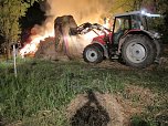 Strohballen brannten (Foto: Feuerwehr Herzberg) Strohballen brannten (Foto: Feuerwehr Herzberg)