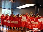 Protest der Besch&auml;ftigten (Foto: Harald Buntfu&szlig;)
