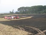 M&auml;hdrescher entz&uuml;ndete ein Feld (Foto: Feuerwehr Bleicherode)