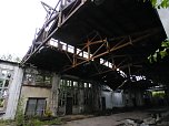 Unwirkliche Orte: Lokschuppen bei Bitterfeld (Foto: Peter Blei)