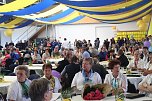 Volles Haus bei Henning Bau - die Urbacher Firma feierte 25j&auml;hriges Jubil&auml;um (Foto: Angelo Glashagel)