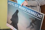Ausstellung "Asyl ist Menschenrecht" im Foyer des Landratsamtes (Foto: Angelo Glashagel) Ausstellung "Asyl ist Menschenrecht" im Foyer des Landratsamtes (Foto: Angelo Glashagel)