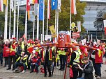 Demonstranten machten Druck (Foto: Harald Buntfuß) Demonstranten machten Druck (Foto: Harald Buntfuß)