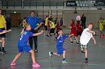 In der Nordhäuser Wiedigsburghalle trafen sich am Sonntag die im Schulprojekt Kinder von der Straße – Kommt wir spielen Handball aktiven Mädchen und Jungen der 3. und 4. Grundschulklassen zum ersten Miniturnier im neuen Trainingsjahr. (Foto: Uwe Tittel) In der Nordhäuser Wiedigsburghalle trafen sich am Sonntag die im Schulprojekt Kinder von der Straße – Kommt wir spielen Handball aktiven Mädchen und Jungen der 3. und 4. Grundschulklassen zum ersten Miniturnier im neuen Trainingsjahr. (Foto: Uwe Tittel)